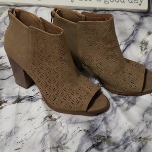 Restricted open toed booties Sz 8